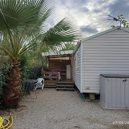 Vacances Familiales Dans Camping Avec Piscine Фрежюс Экстерьер фото
