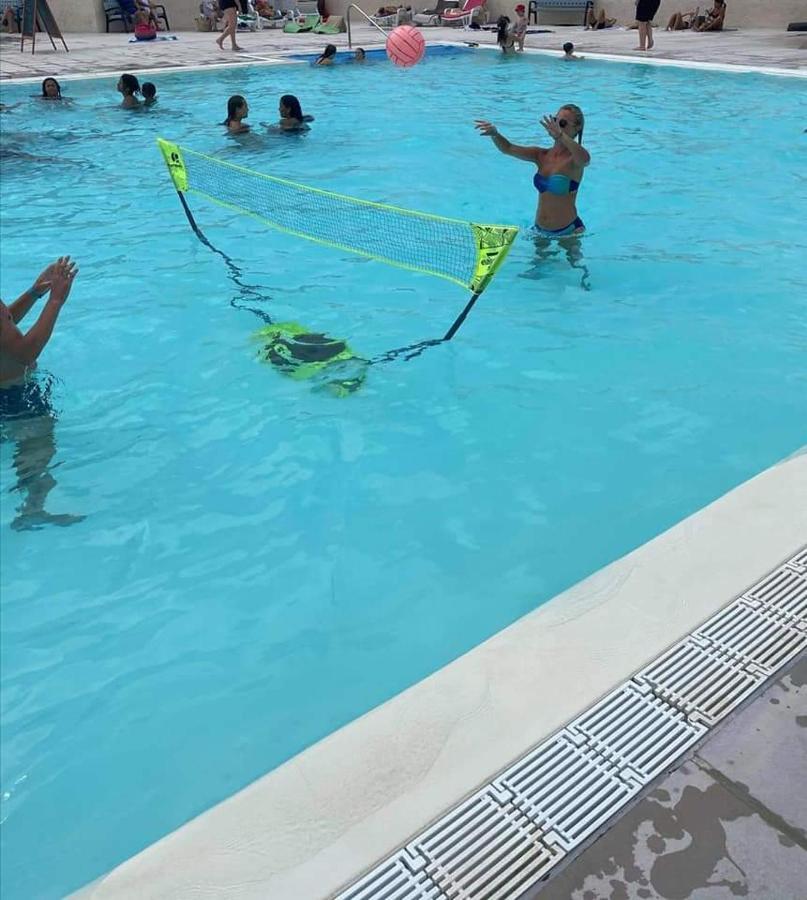 Vacances Familiales Dans Camping Avec Piscine Фрежюс Экстерьер фото