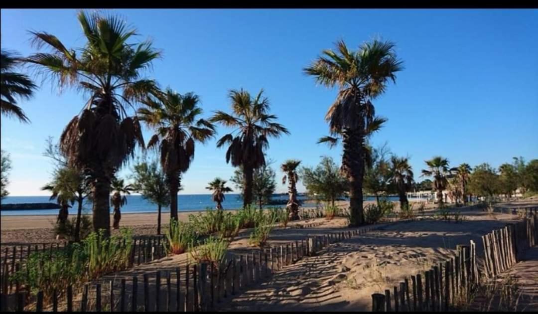 Vacances Familiales Dans Camping Avec Piscine Фрежюс Экстерьер фото