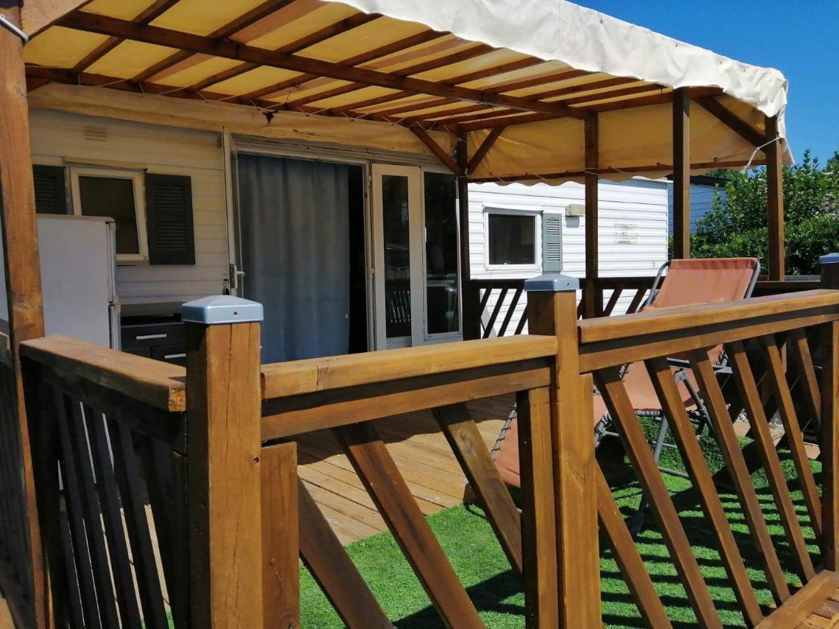 Vacances Familiales Dans Camping Avec Piscine Фрежюс Экстерьер фото