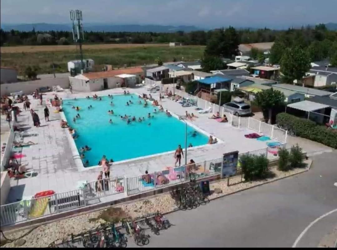 Vacances Familiales Dans Camping Avec Piscine Фрежюс Экстерьер фото